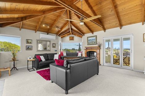 Photo of property in 50 Leslie Street, Waitara, 4320