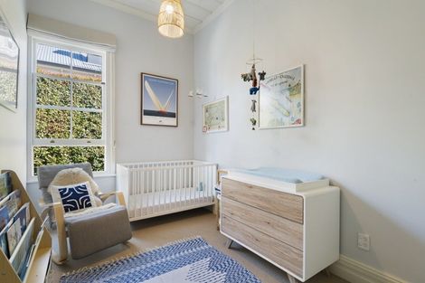 Photo of property in 63 Vauxhall Road, Devonport, Auckland, 0624