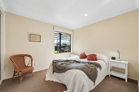Photo of property in 10 Hawthorn Mews, Rangiora, 7400