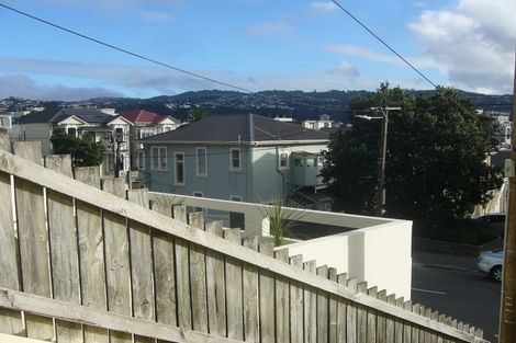 Photo of property in 4 Hawker Street, Mount Victoria, Wellington, 6011