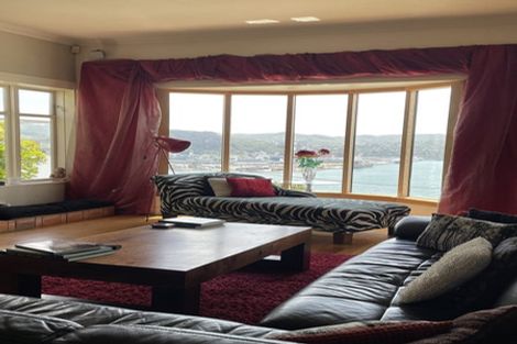 Photo of property in 17 Palliser Road, Roseneath, Wellington, 6011