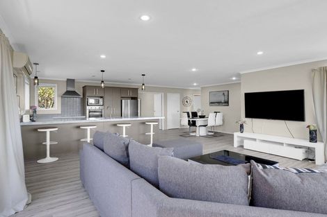 Photo of property in 6 Raddington Way, Huntington, Hamilton, 3210