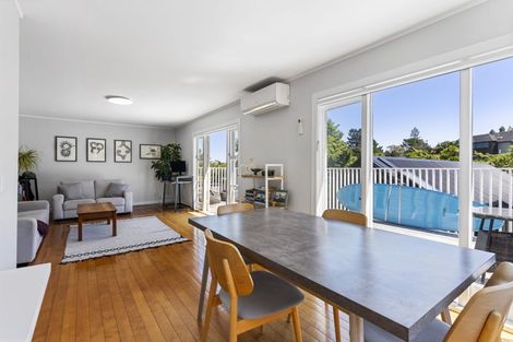 Photo of property in 48b Heathcote Road, Castor Bay, Auckland, 0620