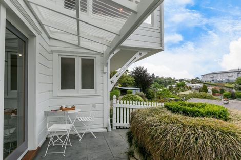 Photo of property in 18 Sealy Road, Bluff Hill, Napier, 4110