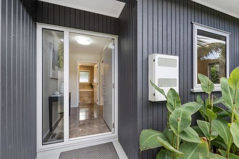 Photo of property in 25d Saltburn Road, Milford, Auckland, 0620