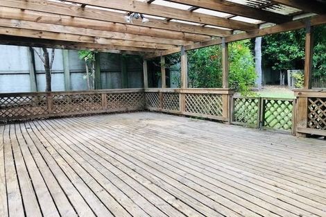 Photo of property in 2/68 Cockayne Crescent, Sunnynook, Auckland, 0620