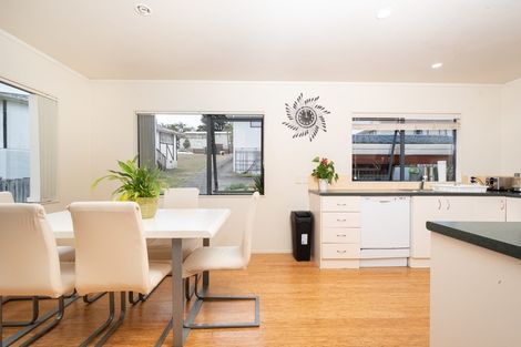 Photo of property in 71a Brunner Road, Glen Eden, Auckland, 0602