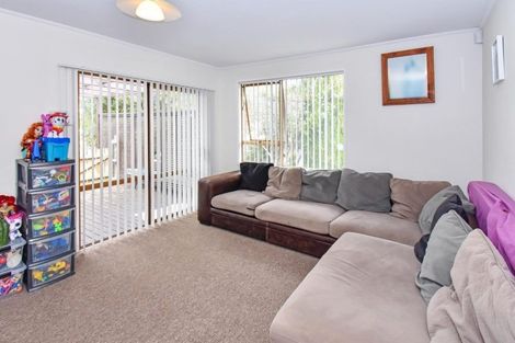 Photo of property in 4 Adel Place, Weymouth, Auckland, 2103