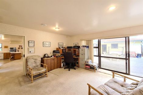 Photo of property in 100 Freyberg Avenue, Tamatea, Napier, 4112