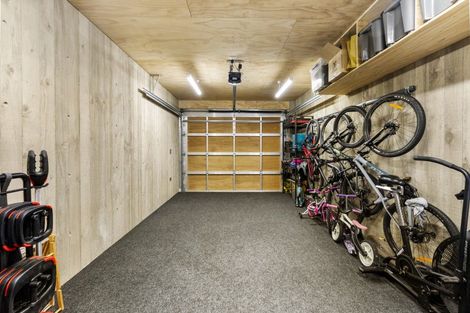 Photo of property in 90 Walker Road, Point Chevalier, Auckland, 1022