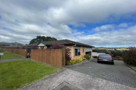 Photo of property in 86 Tiriwa Drive, Massey, Auckland, 0614
