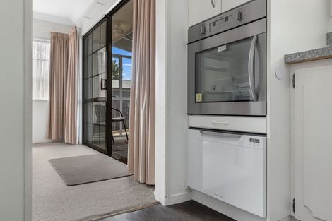 Photo of property in 146 Victoria Street, Cambridge, 3434