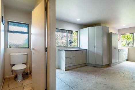 Photo of property in 23a Lake Road, Northcote, Auckland, 0627