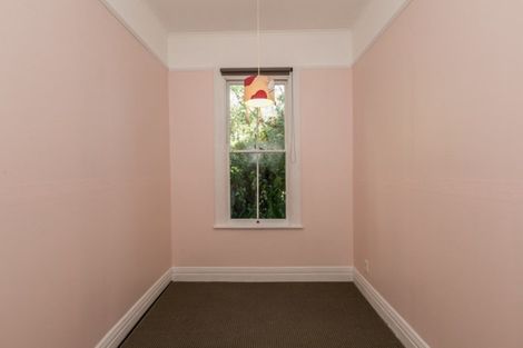 Photo of property in 129 Chaucer Road, Hospital Hill, Napier, 4110