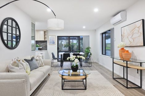 Photo of property in 292 Birdwood Road, Massey, Auckland, 0614