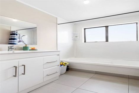 Photo of property in 13 Poutini Place, Manurewa, Auckland, 2102