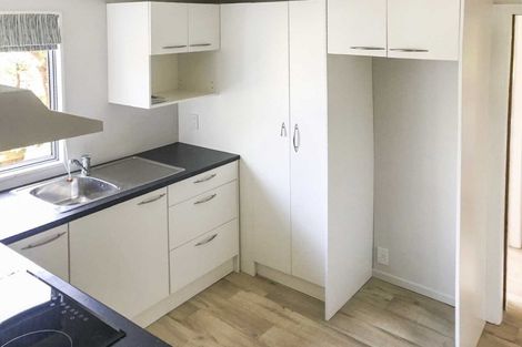 Photo of property in 32 Kervil Avenue, Te Atatu Peninsula, Auckland, 0610