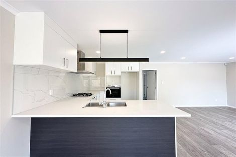 Photo of property in 33 Combat Street, Papakura, 2110