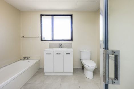 Photo of property in 2/16 Barneys Farm Road, Clendon Park, Auckland, 2103