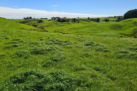 Photo of property in 629 South Road, Omata, New Plymouth, 4374