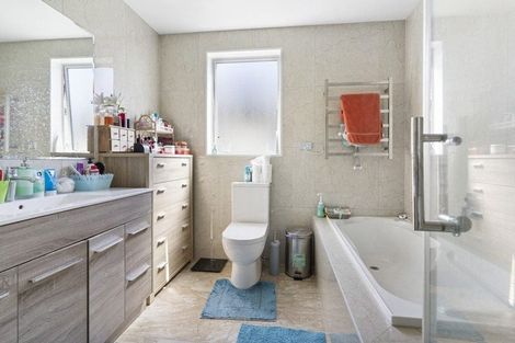 Photo of property in 31 Popokatea Drive, Takanini, 2112