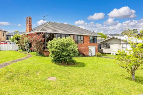 Photo of property in 2/1 Meadowvale Avenue, Forrest Hill, Auckland, 0620