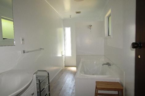 Photo of property in 16 Kotare Street, Hilltop, Taupo, 3330