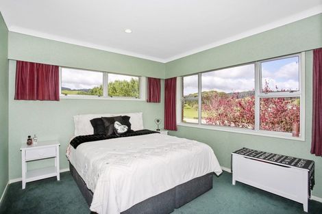 Photo of property in 32 Kawakawa Bay Coast Road, Kawakawa Bay, Papakura, 2585