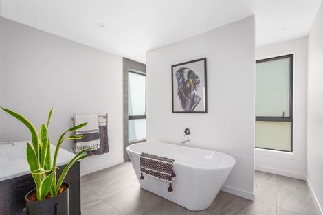 Photo of property in 5 Hull Place, Whitby, Porirua, 5024