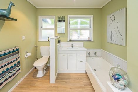 Photo of property in 121 Great North Road, Saint Johns Hill, Whanganui, 4501