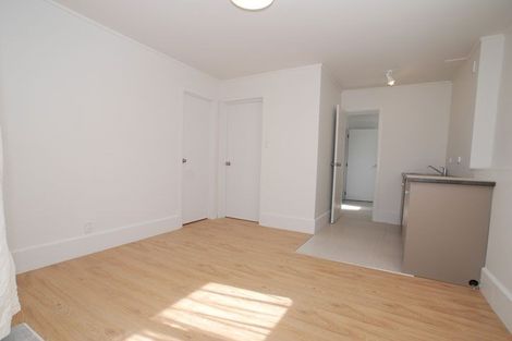 Photo of property in 21 Camrose Place, Glenfield, Auckland, 0629