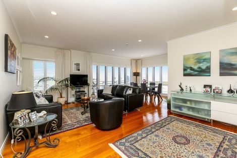 Photo of property in 2-6 Hamblyn Street, Strandon, New Plymouth, 4312