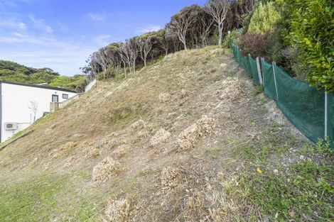 Photo of property in 32 Paremata Drive, Paremata, Porirua, 5024