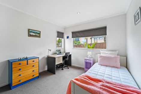 Photo of property in 74 Rivervale Grove, Stanmore Bay, Whangaparaoa, 0932