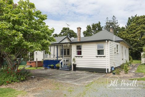 Photo of property in 32 Franklin Road, Paparoa, 0571