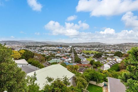 Photo of property in 124 Townsend Road, Miramar, Wellington, 6022