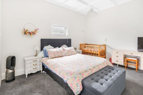 Photo of property in 16 Coates Street, Hamilton East, Hamilton, 3216