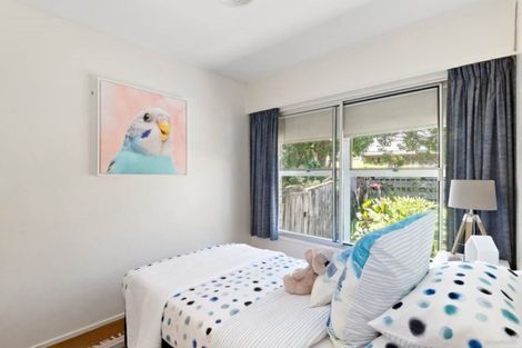 Photo of property in 2/4 Velma Road, Hillcrest, Auckland, 0627