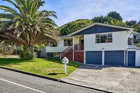 Photo of property in 42 Spinnaker Drive, Whitby, Porirua, 5024