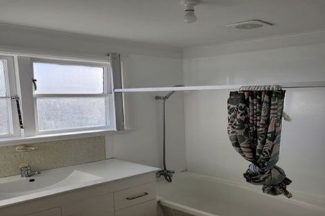 Photo of property in 33 Naenae Road, Naenae, Lower Hutt, 5011