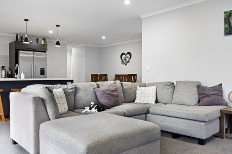 Photo of property in 32 Peacock Place, Pokeno, 2402