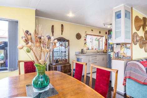 Photo of property in 32 Wai Iti Place, Clendon Park, Auckland, 2103