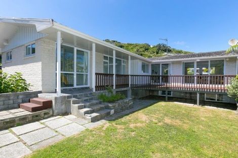 Photo of property in 5 Woodhouse Avenue, Karori, Wellington, 6012