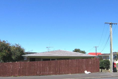 Photo of property in 1/162 Onewa Road, Northcote, Auckland, 0627