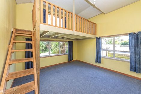 Photo of property in 30 Weraroa Road, Waverley, 4510