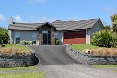 Photo of property in 4 Links Drive, Waiwhakaiho, New Plymouth, 4312