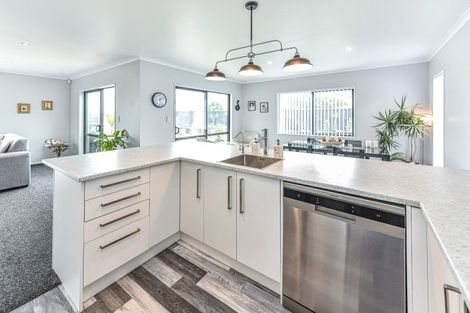 Photo of property in 13 Kamahi Street, Castlecliff, Whanganui, 4501