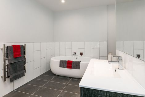 Photo of property in 603 Charles Street, Saint Leonards, Hastings, 4120