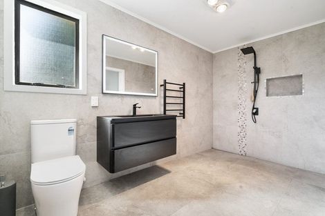 Photo of property in 74 Bays Road, Orere Point, Papakura, 2585