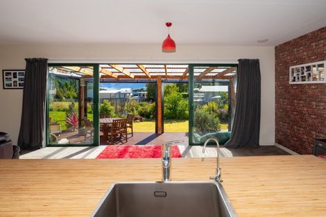 Photo of property in 2 Hector Close, Kingston, Athol, 9793